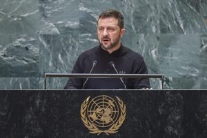 Zelensky usa la carta del pericolo nucleare. Ma Trump lo snobba