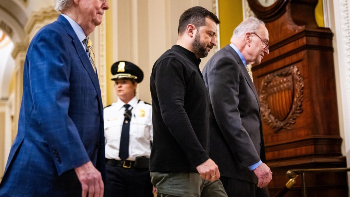 Biden snobba il piano di Zelensky ma lo rimanda a Kiev con 8 miliardi