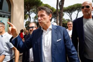 Conte: «Se Grillo è il sopraelevato allora io non posso esserci»