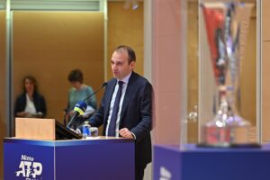 La crisi rischia di spianare la strada allo sbarco dei produttori cinesi