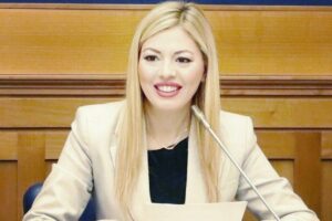 Meloni gela Boccia: «Opposta idea di donna»