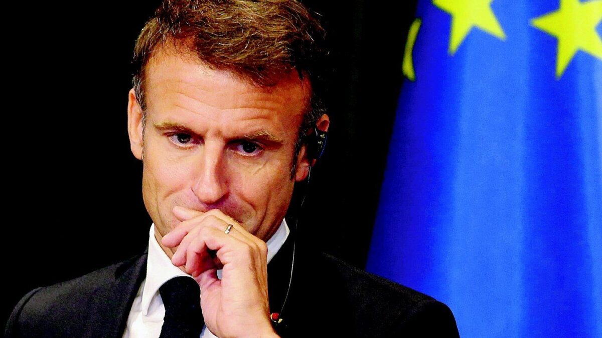 La Francia ha i conti fuori controllo: serve una manovra lacrime e tagli