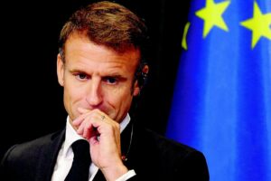 La Francia ha i conti fuori controllo: serve una manovra lacrime e tagli