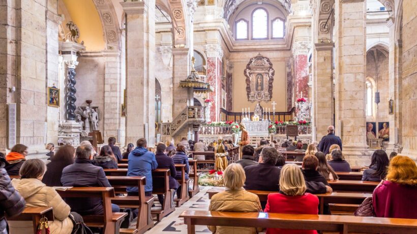 In chiesa si prega contro i lavoratori autonomi