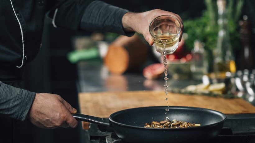 Dal flambé al brasato. Tutti i segreti per cucinare col vino