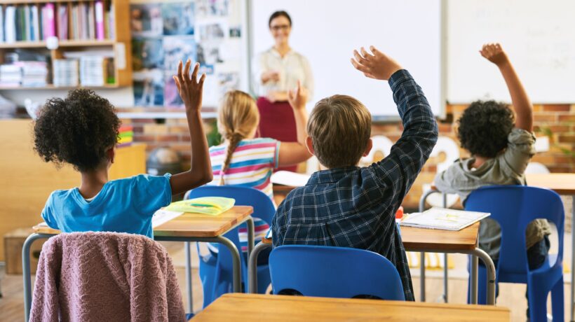 La balla della scuola che integra gli stranieri