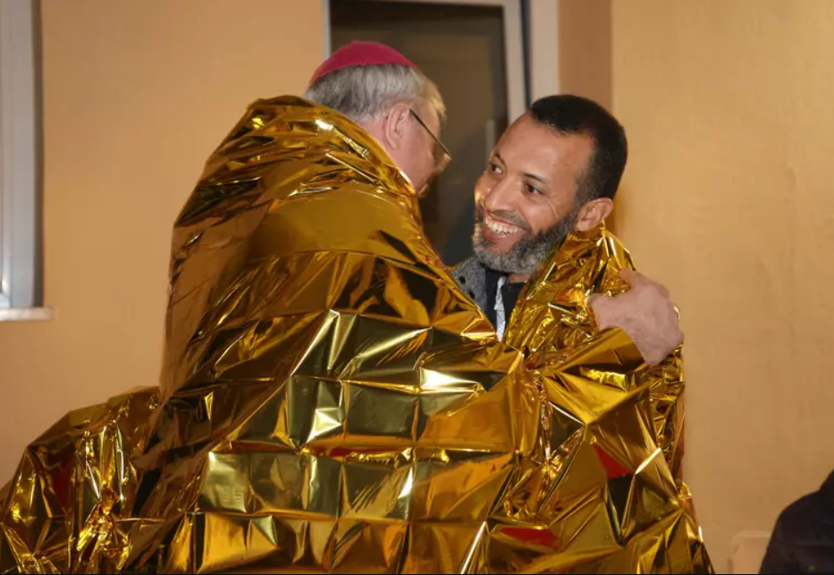 Vescovo e imam pregano per l’invasione