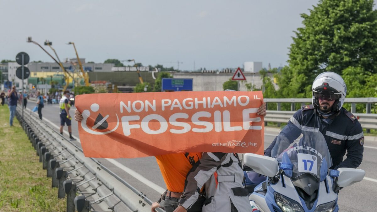 Le accise sul gasolio aumentano grazie ai fanatici del green deal