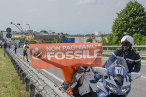 Le accise sul gasolio aumentano grazie ai fanatici del green deal