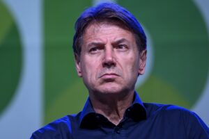 Giuseppi si è «vaccinato» contro la commissione: un precedente può salvarlo