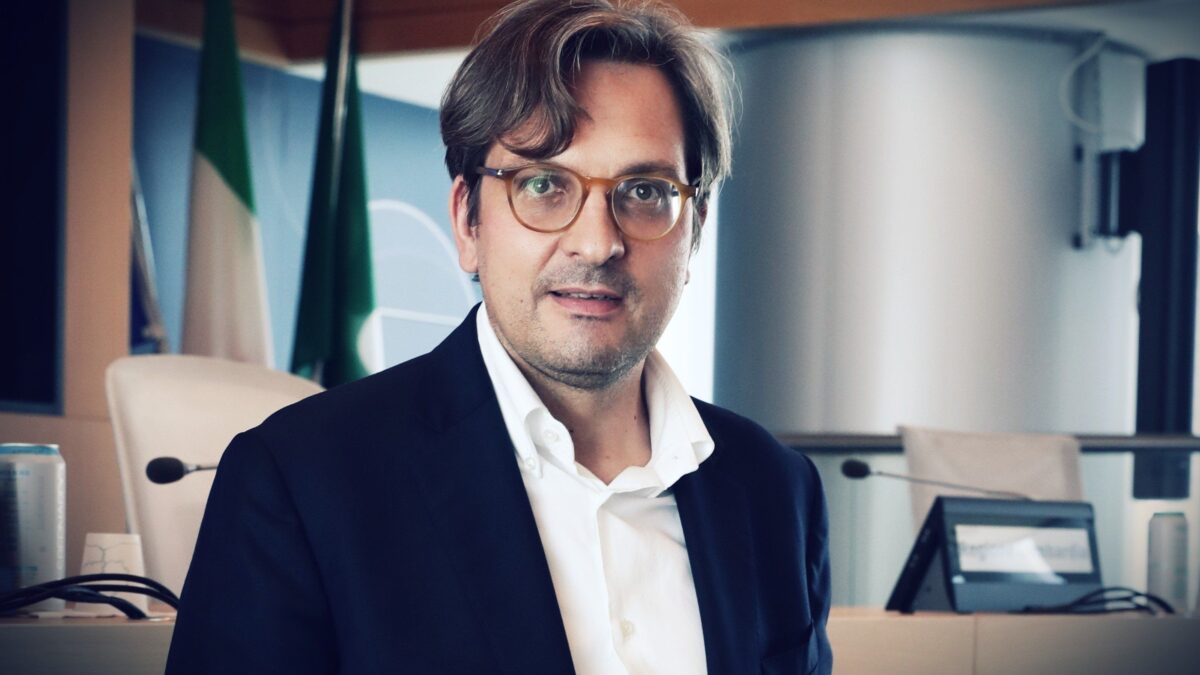 Guido Guidesi: «Con il “tutto elettrico” in Lombardia fallirà il 30% dell’automotive»