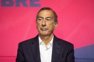 Cybertelecamere per beccare chi guida usando il telefonino: è la Milano da spiare