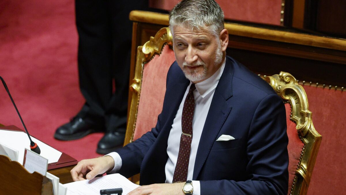 Giuli tira dritto e nomina al ministero l’attivista Lgbt che fu silurato da Fdi
