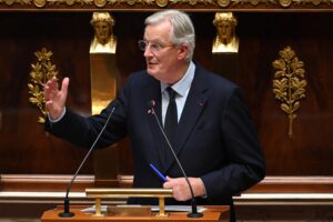Barnier parte subito male e lancia la patrimoniale: «I ricchi diano una mano»