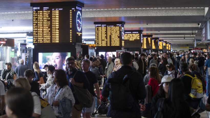 Ferrovie bloccate per un chiodo. Salvini: «Reazione non all’altezza»