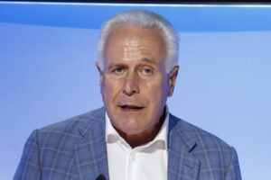 Vaccino Covid consigliato dai 6 mesi. E Giani dà soldi a chi fa più punture
