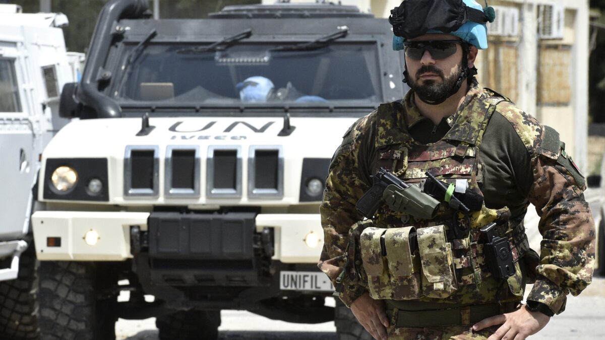 Dietro il blitz l’irritazione con Unifil. «Hezbollah li utilizza come scudo»