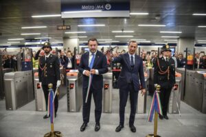 Festa per la M4, ma è «incompleta»