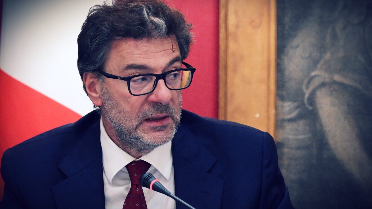 Stasera il cdm sulla manovra 2025. Ministri in fuga dai tagli di Giorgetti