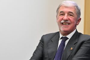 Bucci vuole più figli, i dem insorgono