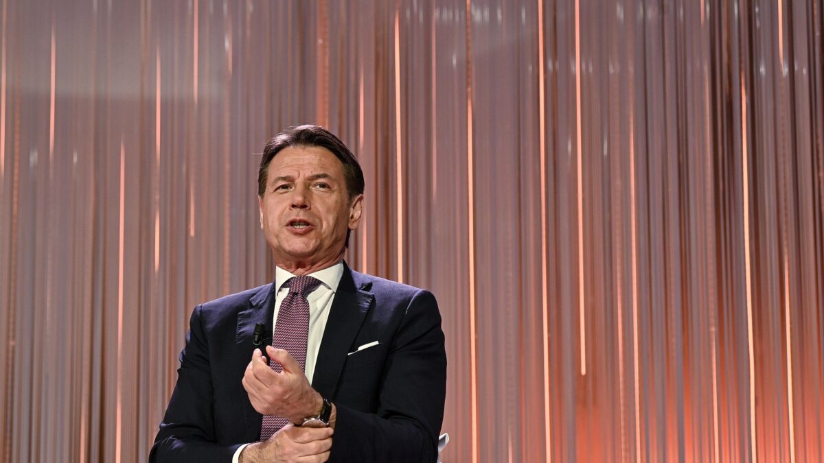 Giuseppi finge di volersi fare interrogare