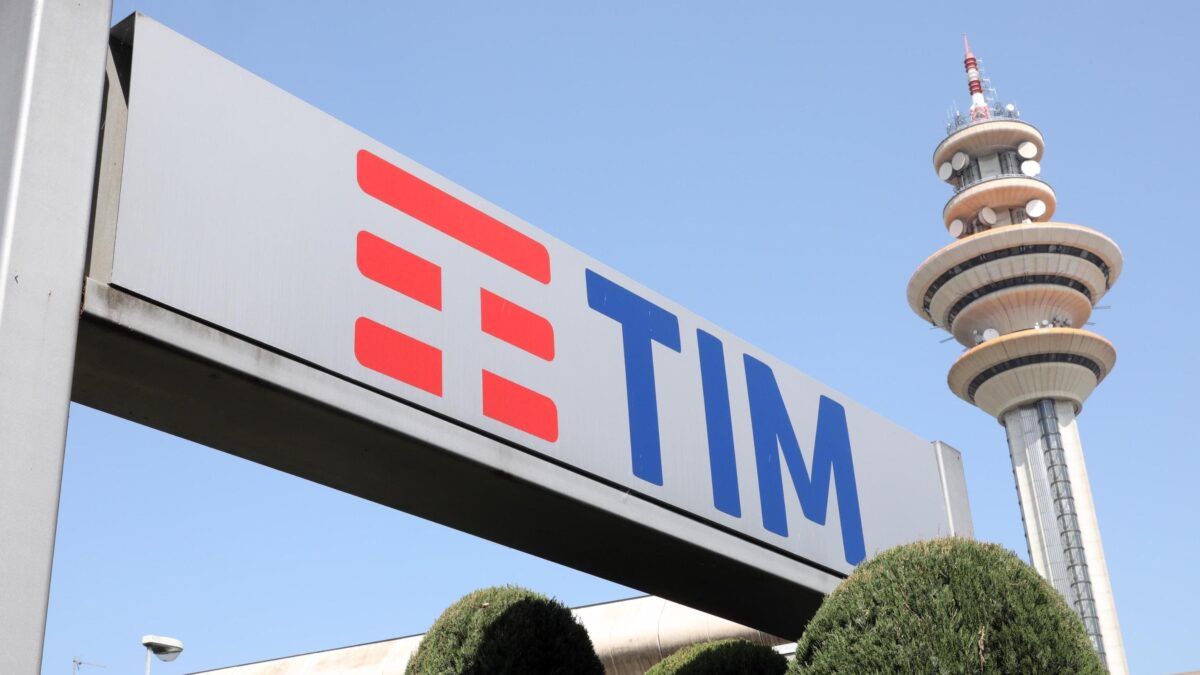 Mazzette, perquisiti dirigenti di Tim e Ntt