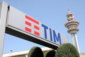Mazzette, perquisiti dirigenti di Tim e Ntt