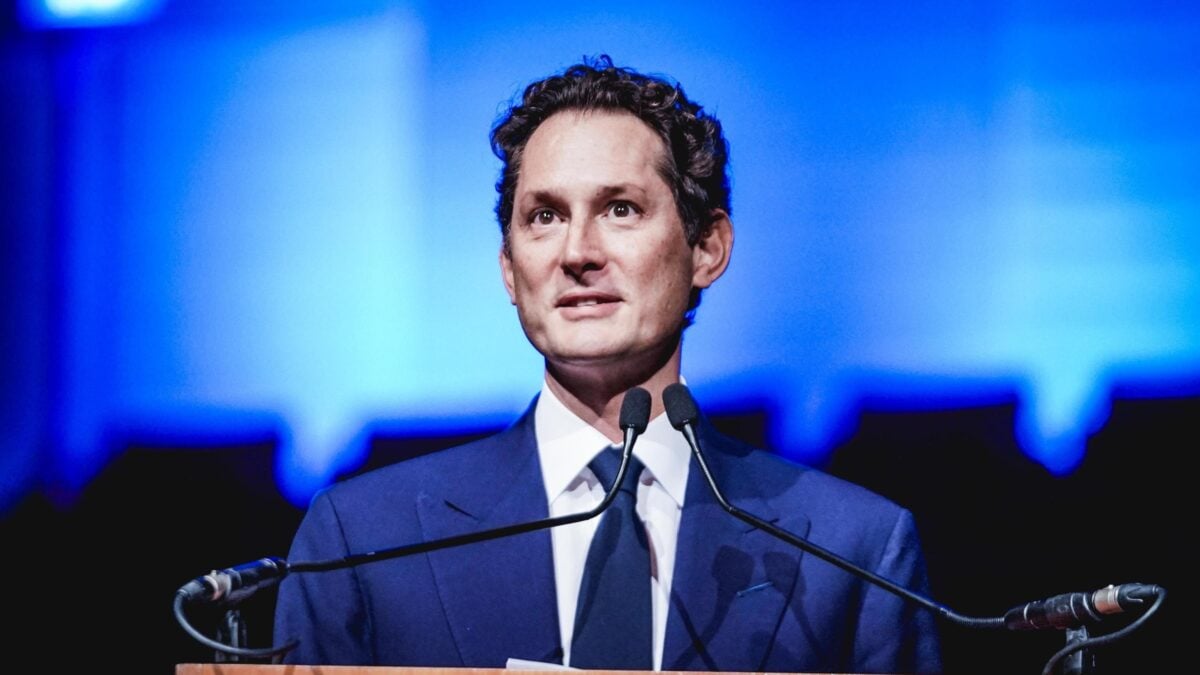 Sfregio di Elkann al Parlamento: rifiuta l’audizione alla Camera
