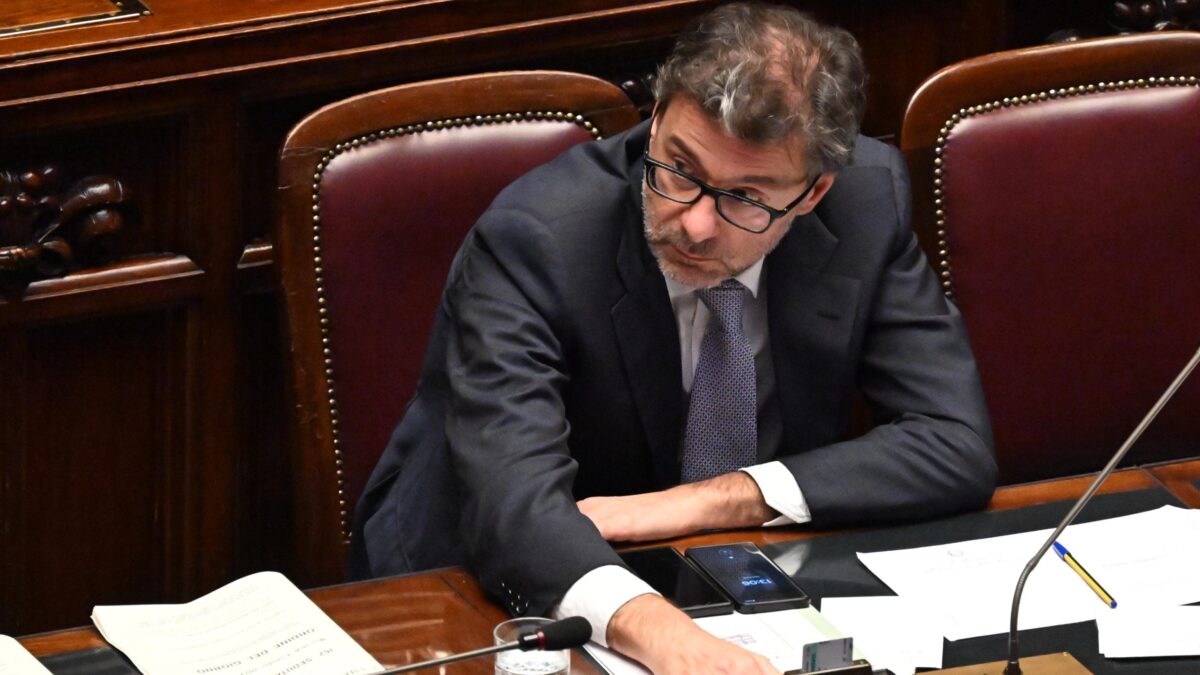 Giorgetti insiste sui sacrifici per le banche