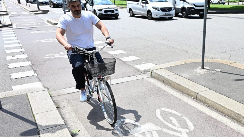La giunta Sala tira dritto: «Servono più piste ciclabili»