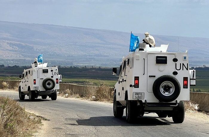 Israele spara su missione Unifil. Crosetto: «A rischio soldati italiani»