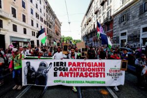 Piantedosi e toghe stoppano il corteo I pro Pal marciano lo stesso su Roma