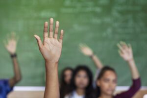 Basta con le illusioni: la scuola non integra