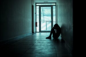 Orrore nel Bresciano: immigrato stupra una bimba di 10 anni e lei rimane incinta