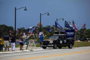 Viaggio in Florida, terra del «Maga». Tra i resort, le Tesla e i cani «Pikachu»