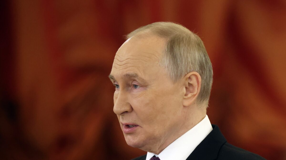 Putin minaccia altri test coi missili. «Ma rimaniamo aperti al dialogo»