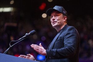 Musk: «Giudici italiani da cacciare»