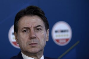 La maggioranza ora passa all’attacco: «L’ex procuratore risponda su Russo»