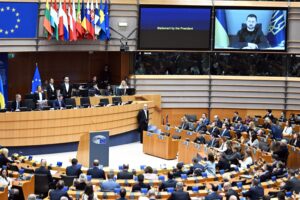 L’Ue schizofrenica sui «valori» dell’Ucraina