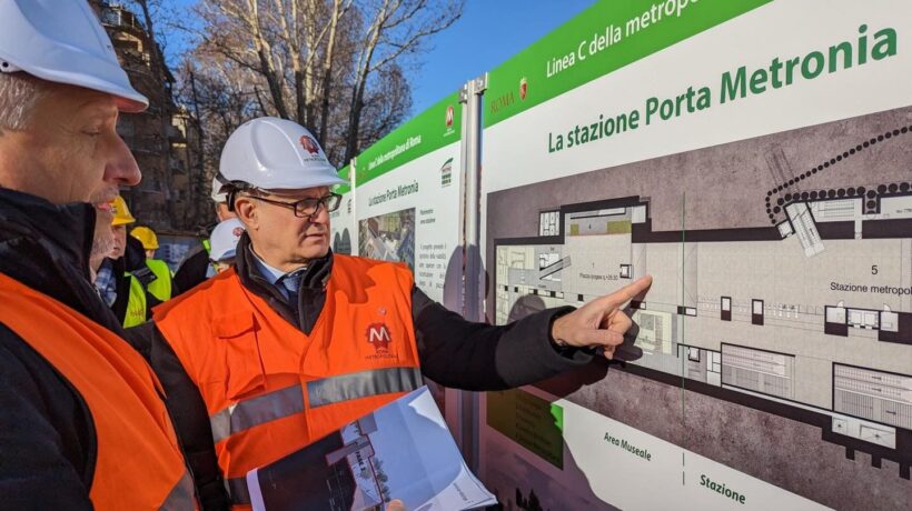 Al cantiere della stazione della metropolitana di Porta Metronia (Imagoeconomica)