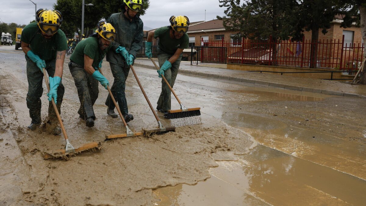 Ultrà verdi: il clima cambia, basta con la democrazia