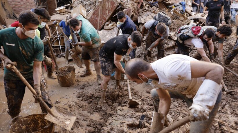 Valencia, 211 morti e 2.000 dispersi. Ecatombe in un garage sotterraneo