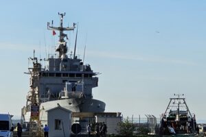 Altri sbarchi, la Libra a Lampedusa