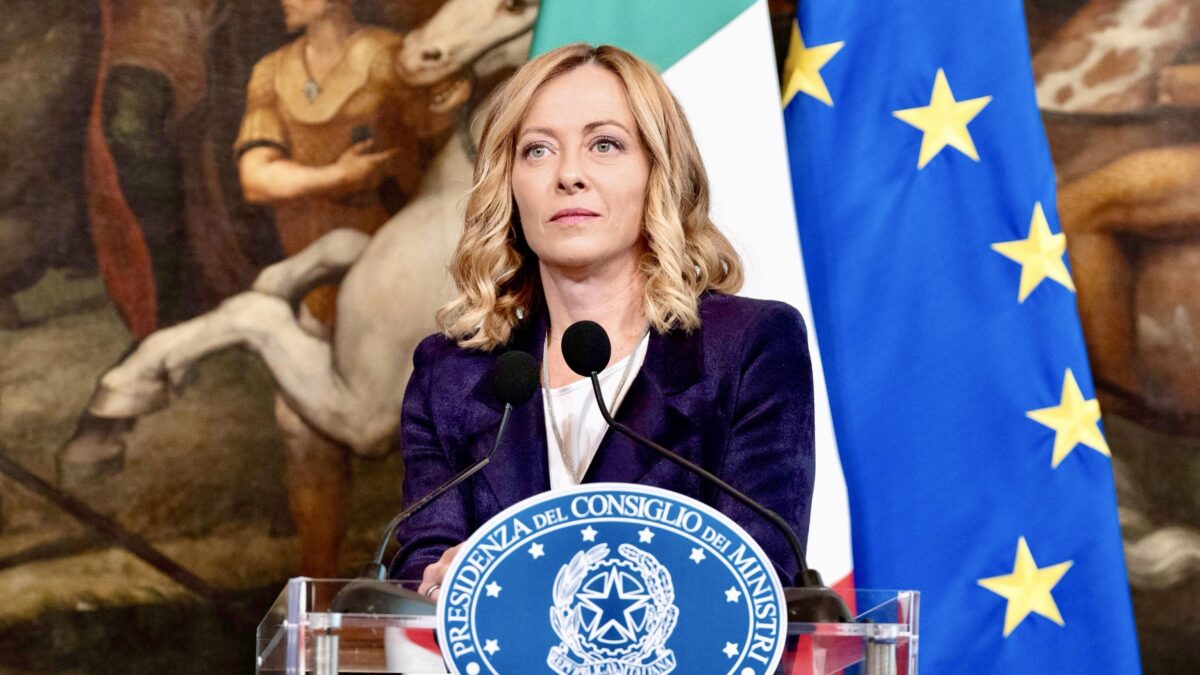 Esultano Meloni, Salvini e Tajani. Pure il M5s gongola. Schlein a lutto
