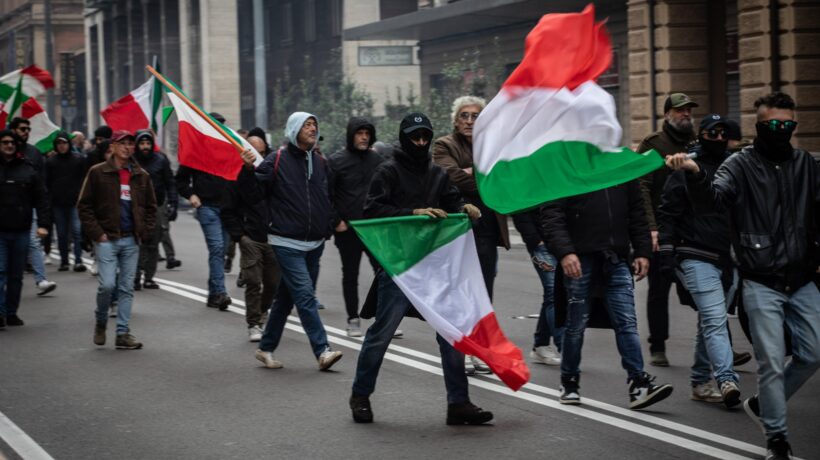 Occultano le colpe per le alluvioni dietro le  camicie nere