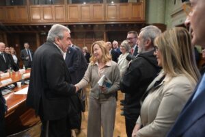Il governo e Landini fanno a sportellate sui «sacrifici» imposti alle banche