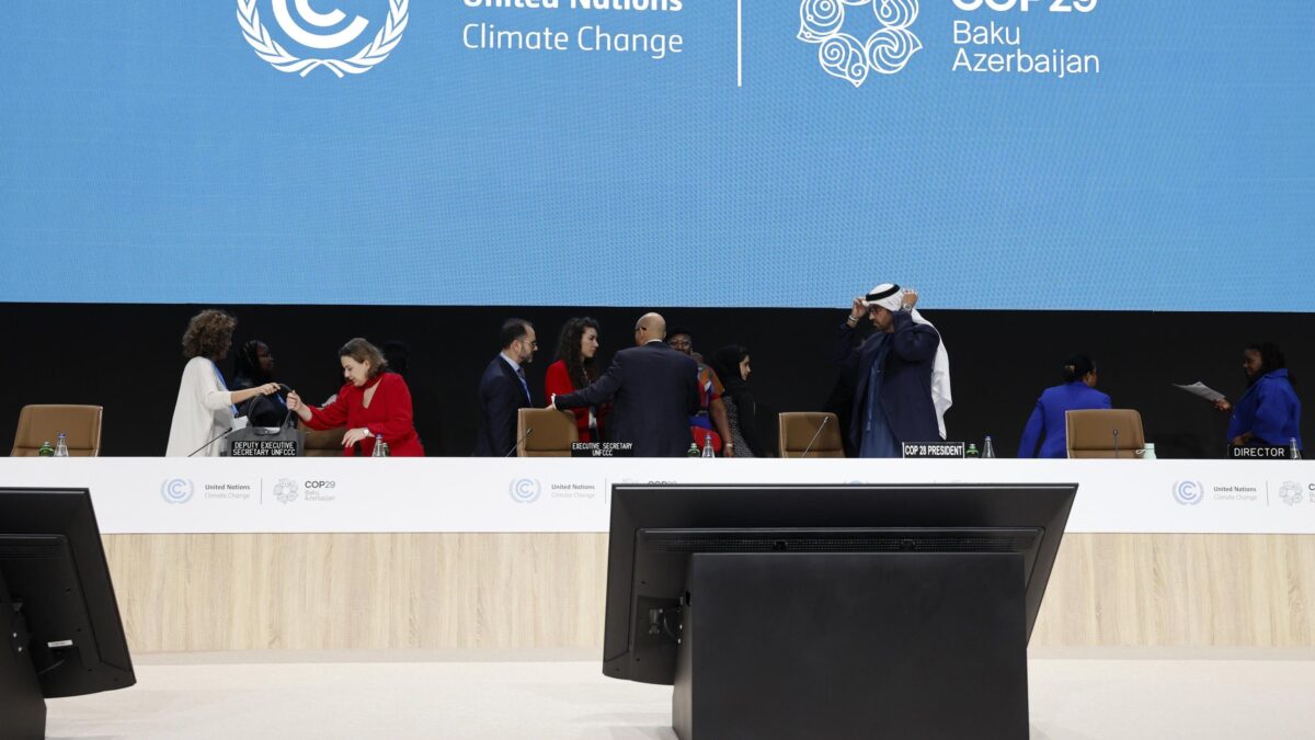 Pochi soldi e defezioni, Cop29 in crisi isterica