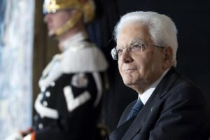 Re Sergio si traveste da sovranista solo per fare una rissa con Musk