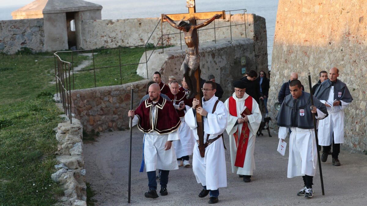 Un popolo senza armi è un popolo di schiavi