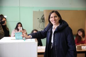 La Schlein si mangia i baci perugini